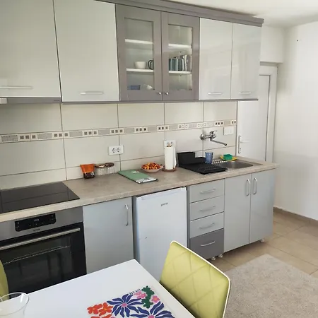 Apartman Lala Apartment